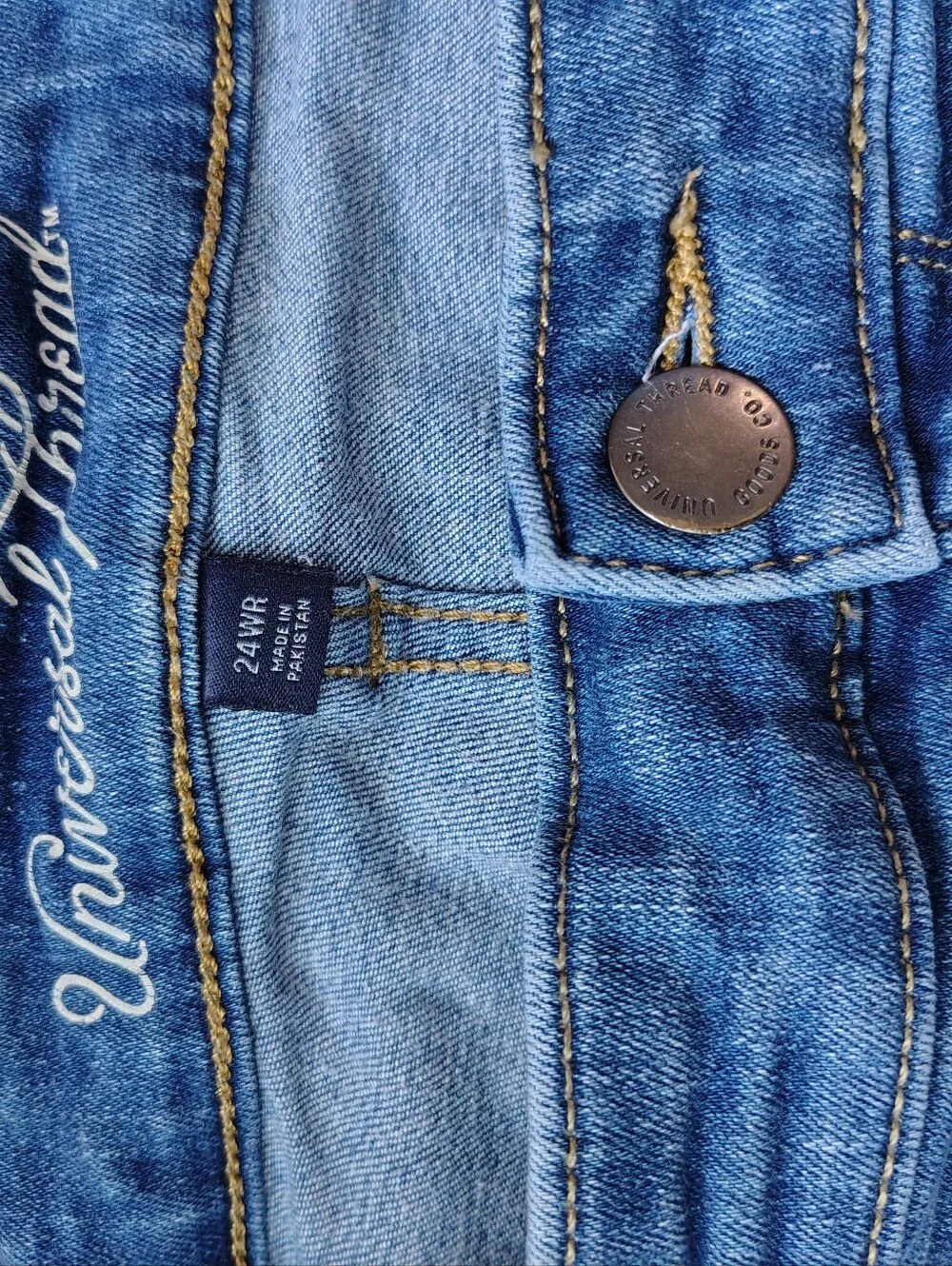Universal Thread Mid-Rise Medium Wash Denim Bermuda Shorts